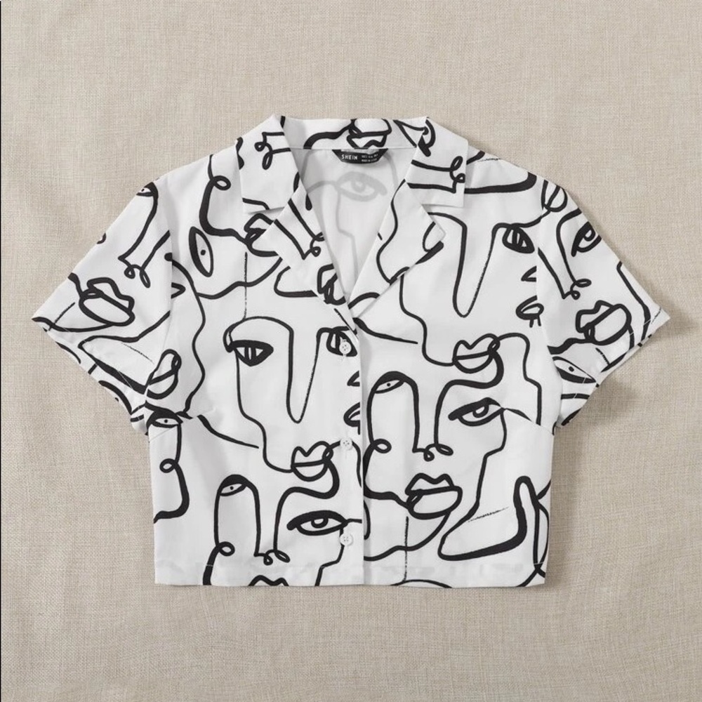 SHEIN Notched Collar Figure Graphic Blouse